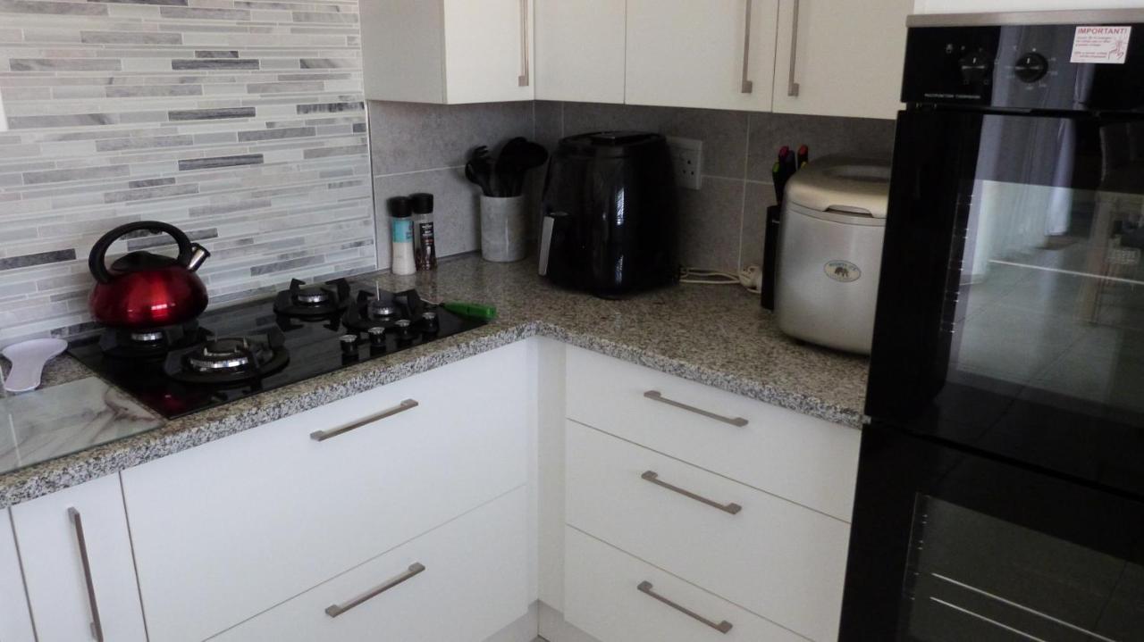Settle Inn Self Catering Units Colchester Bagian luar foto
