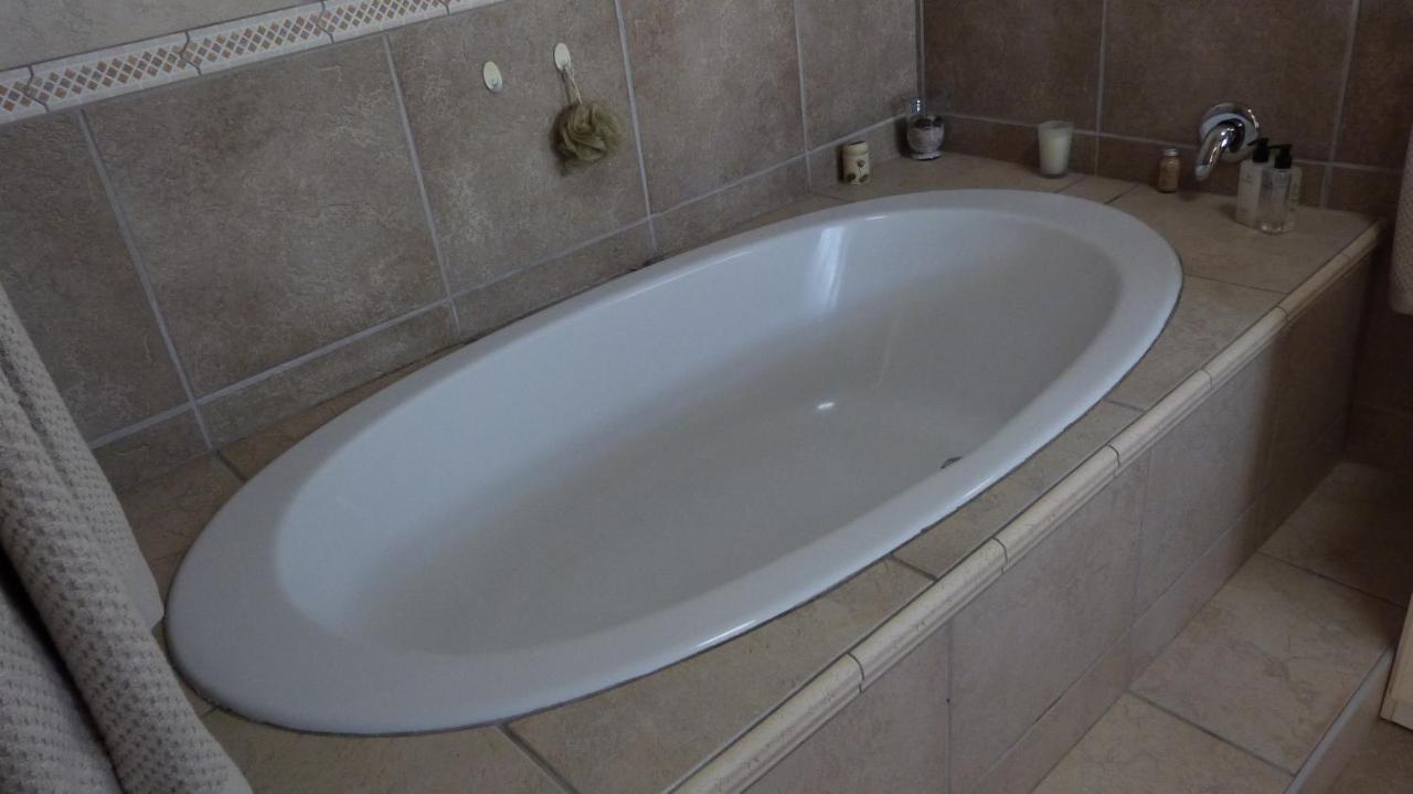 Settle Inn Self Catering Units Colchester Bagian luar foto