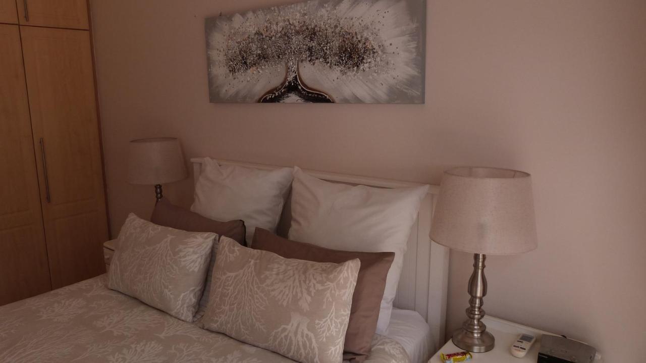 Settle Inn Self Catering Units Colchester Bagian luar foto