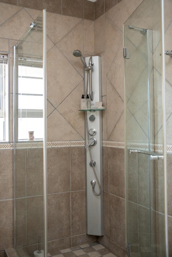 Settle Inn Self Catering Units Colchester Bagian luar foto