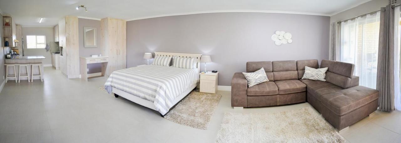 Settle Inn Self Catering Units Colchester Bagian luar foto